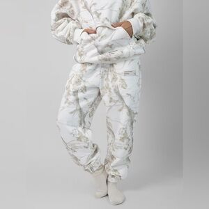 Comfrt Camo Sweatpants